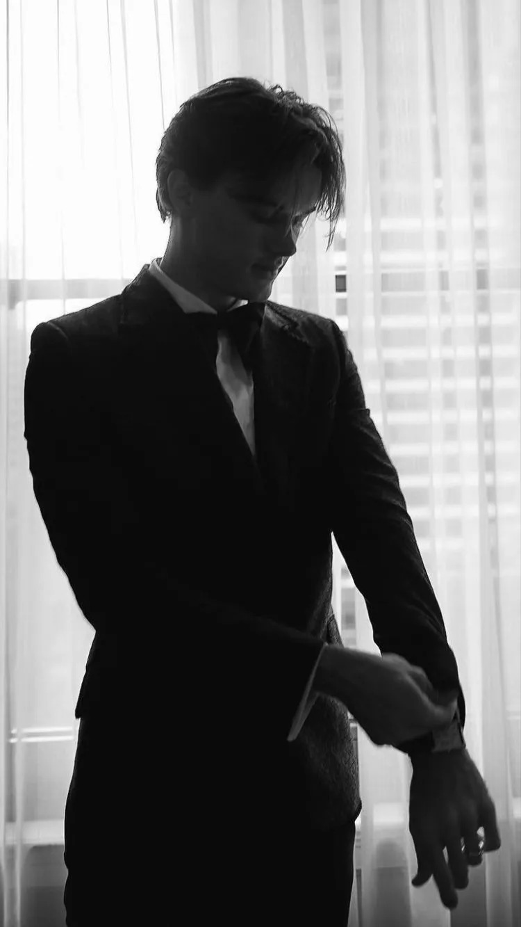 ai character: mason background