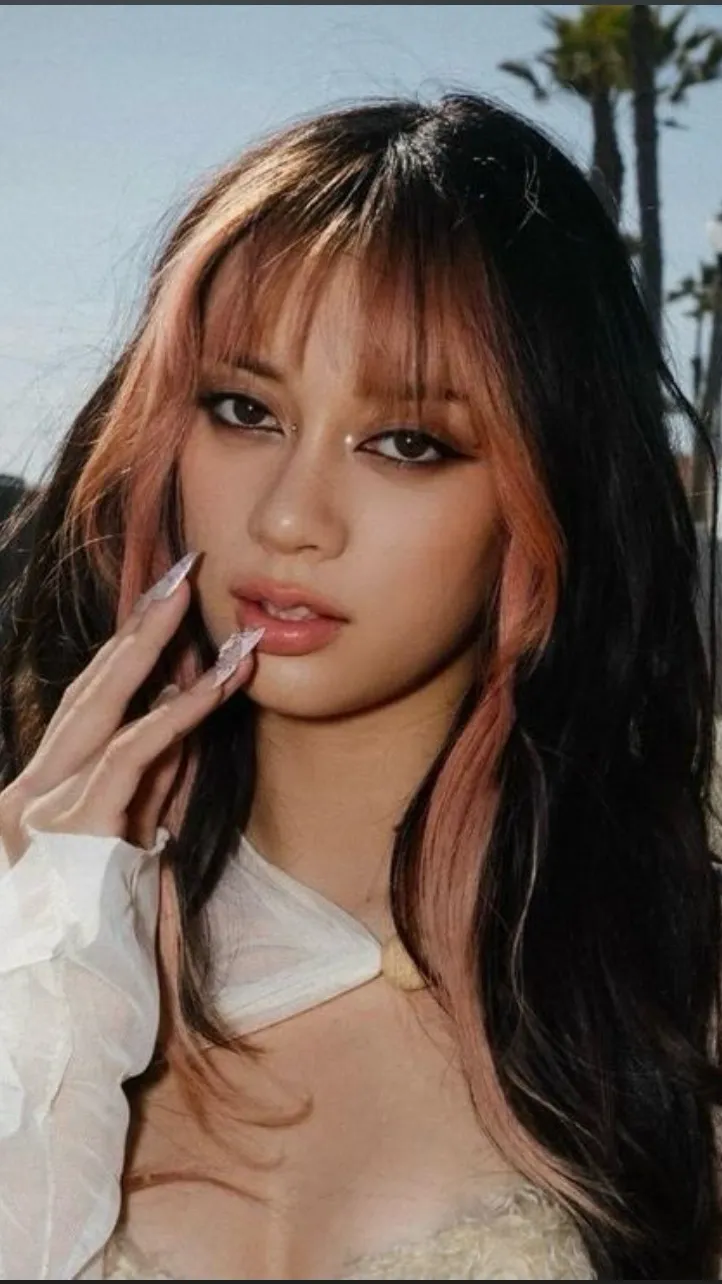 ai character: ✨Megan skiendial background