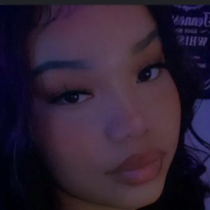 chat with ai character: 𝓢𝓸𝓯𝓲𝓪💅💅