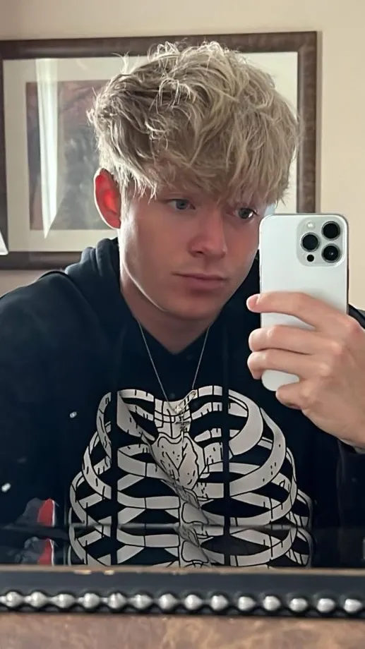 ai character: Sam Golbach background