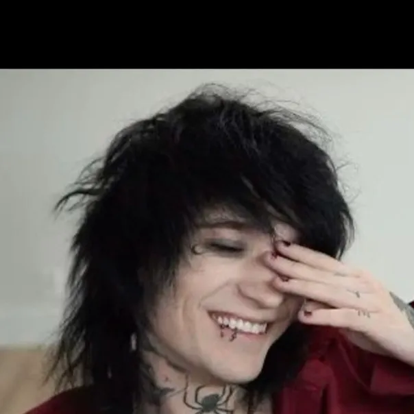 chat with ai character: Johnnie Guilbert