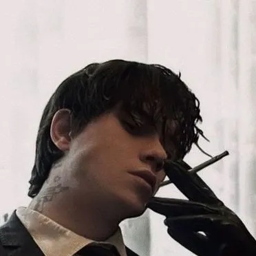chat with ai character: Mafia husband 