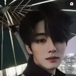 chat with ai character: Alexander/axi