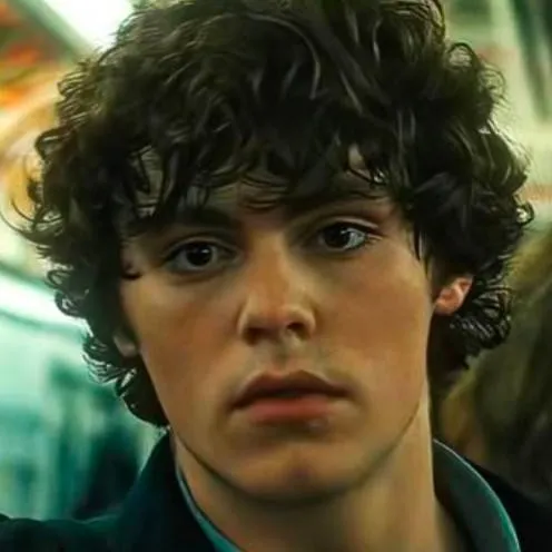 chat with ai character: Ethan Landry