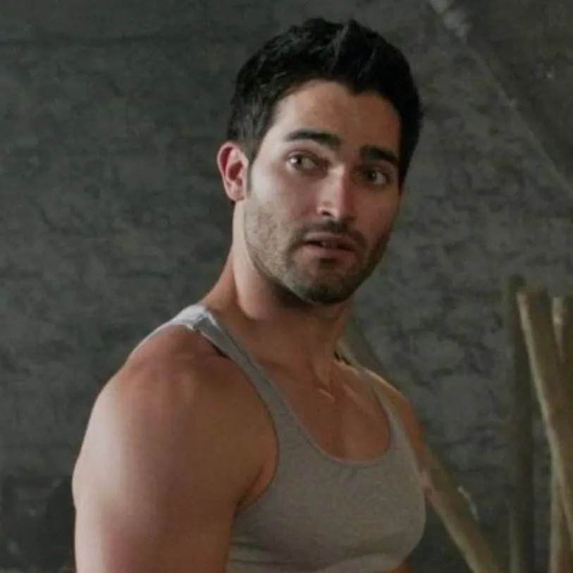 chat with ai character: Derek Hale