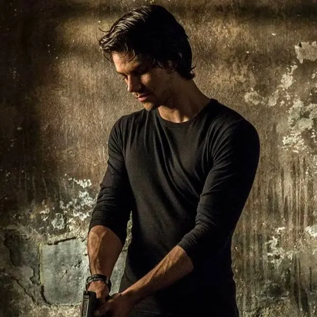 chat with ai character: Mitch Rapp