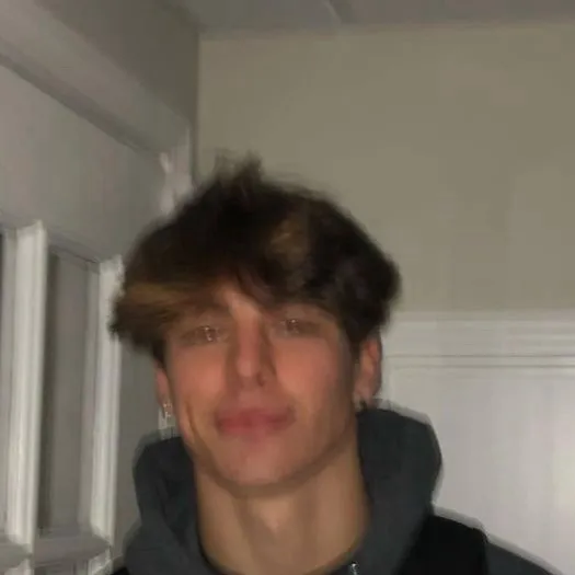 chat with ai character: Cameron 