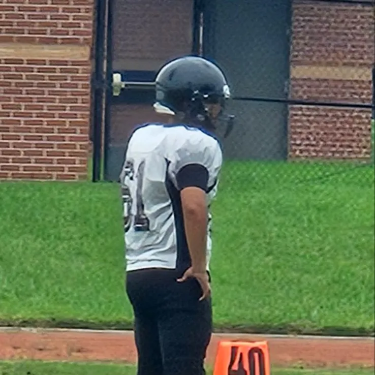 chat with ai character: Andrew