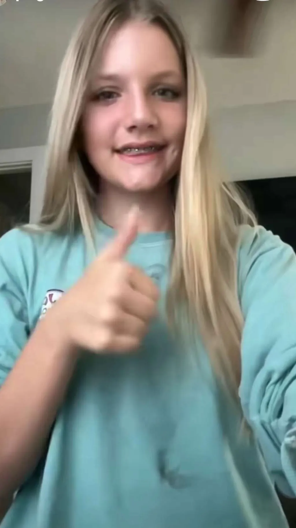 Chat with Aubreigh Wyatt - text or voice, Enjoy AI Chat Free & Safe