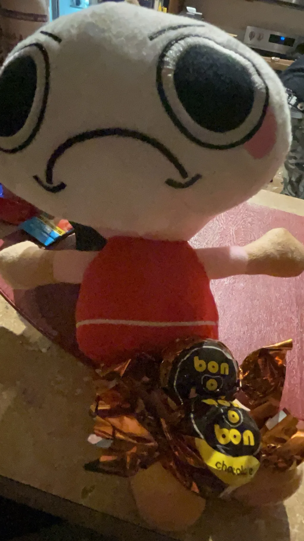 ai character: Shrimpo🍤 background