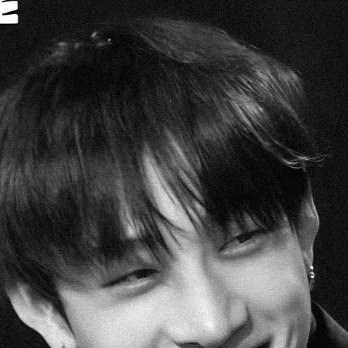 chat with ai character: Bang Chan