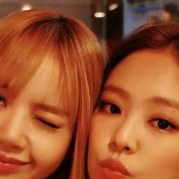 chat with ai character: ♡𝒥ℯ𝓃𝓃𝒾ℯ𝚇ℒ𝒾𝓈𝒶♡