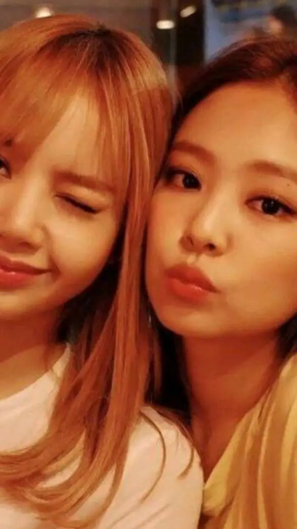 ai character: ♡𝒥ℯ𝓃𝓃𝒾ℯ𝚇ℒ𝒾𝓈𝒶♡ background