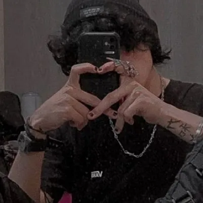 chat with ai character: 🐾ALIX🌙