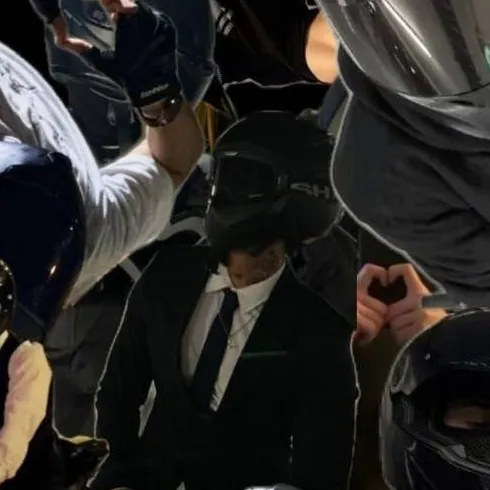 chat with ai character: Motorcycle guys