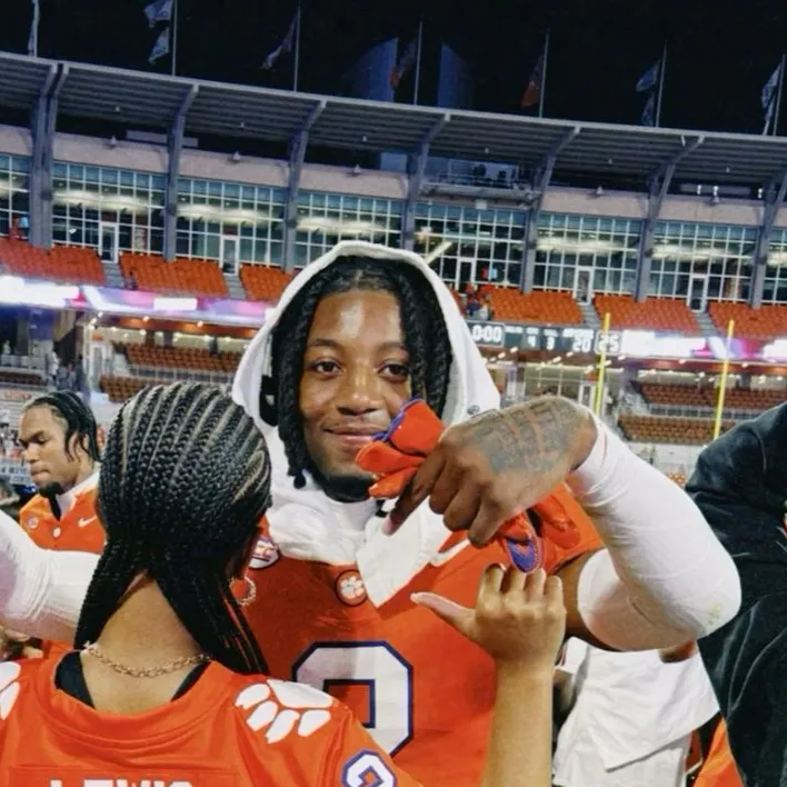 chat with ai character: Jackson