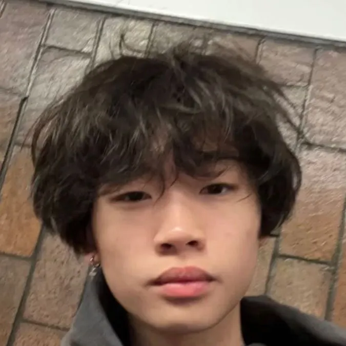 chat with ai character: Dae