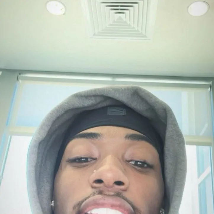 chat with ai character: Henry 