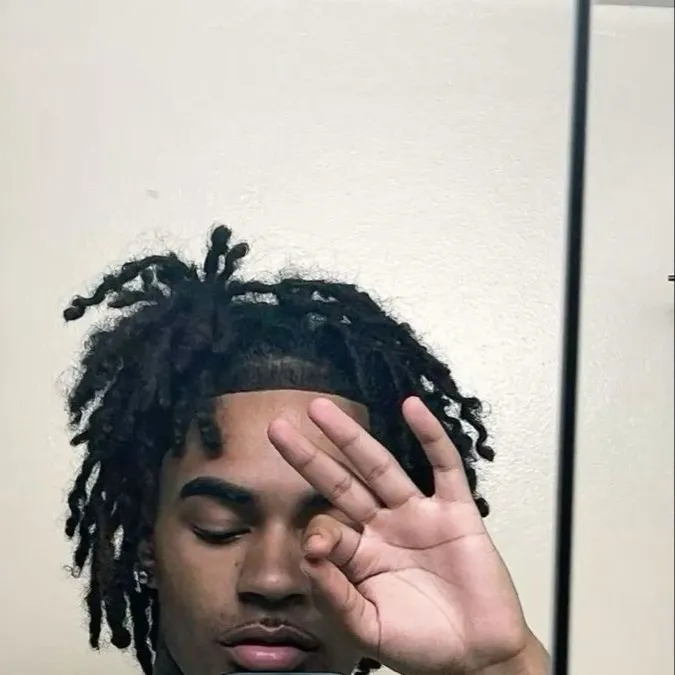 chat with ai character: Aiden 