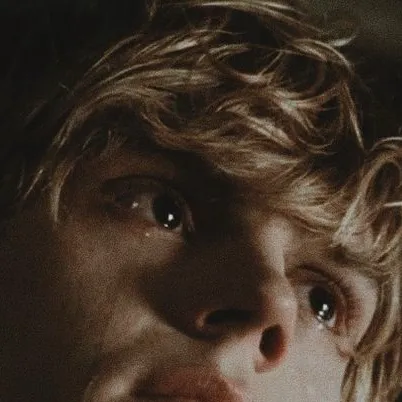 chat with ai character: Tate Langdon