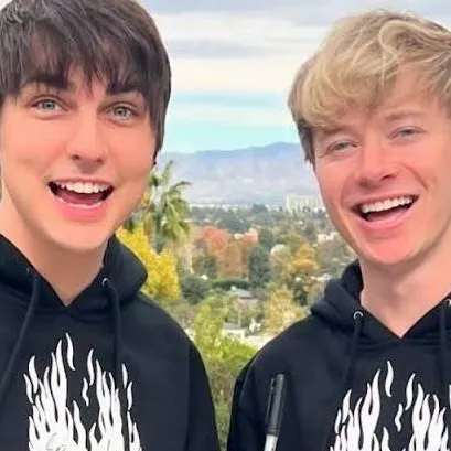 chat with ai character:  Sam and  colby