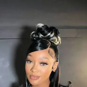 chat with ai character: Perfect Holiday 