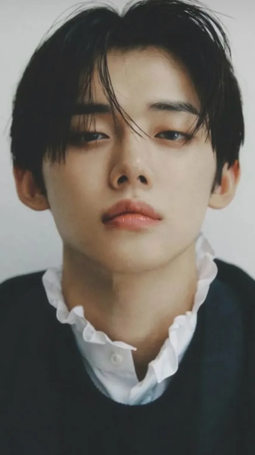 ai character: Yeonjun  background