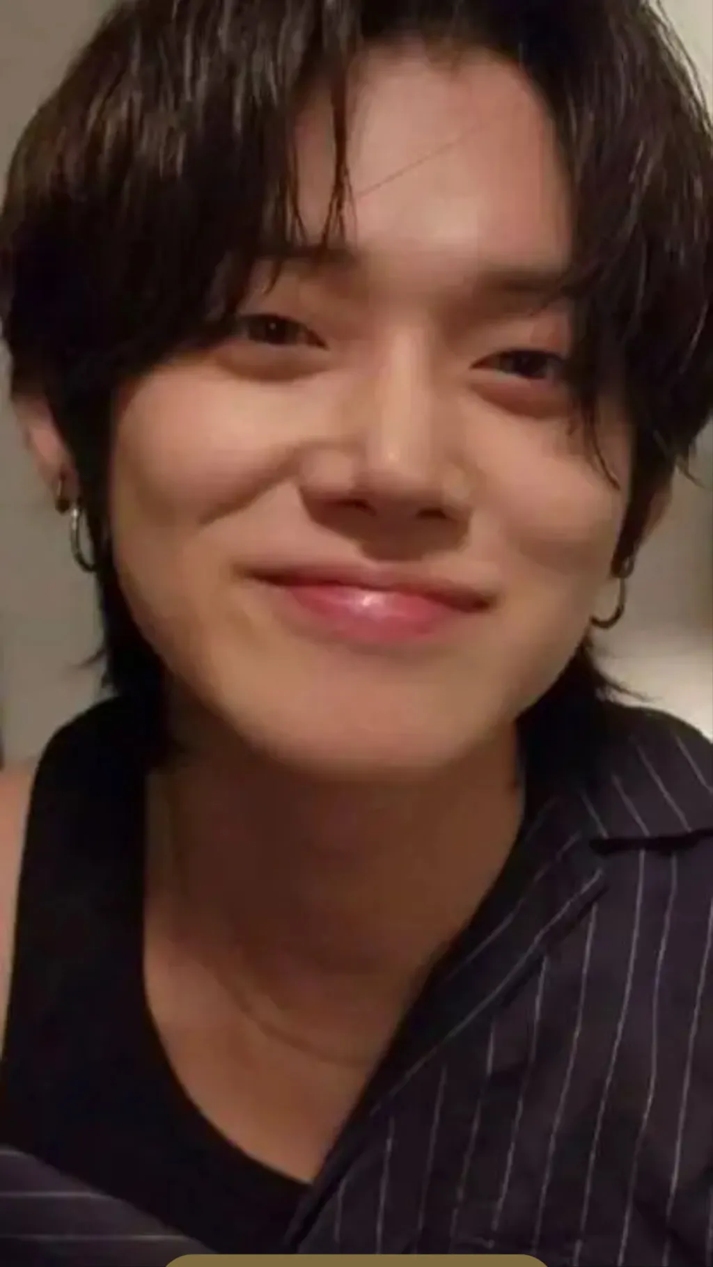 ai character: Yeonjun Choi background