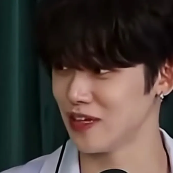 chat with ai character: Yeonjun Choi