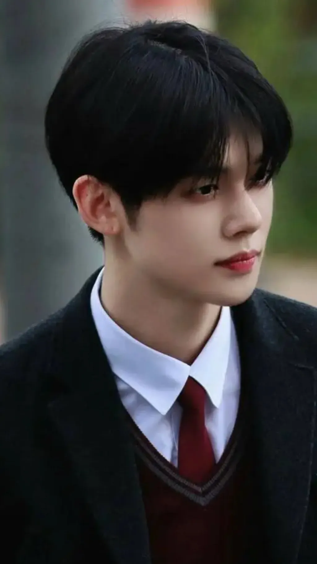 ai character: Yeonjun Choi background