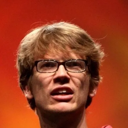 chat with ai character: Hank Green