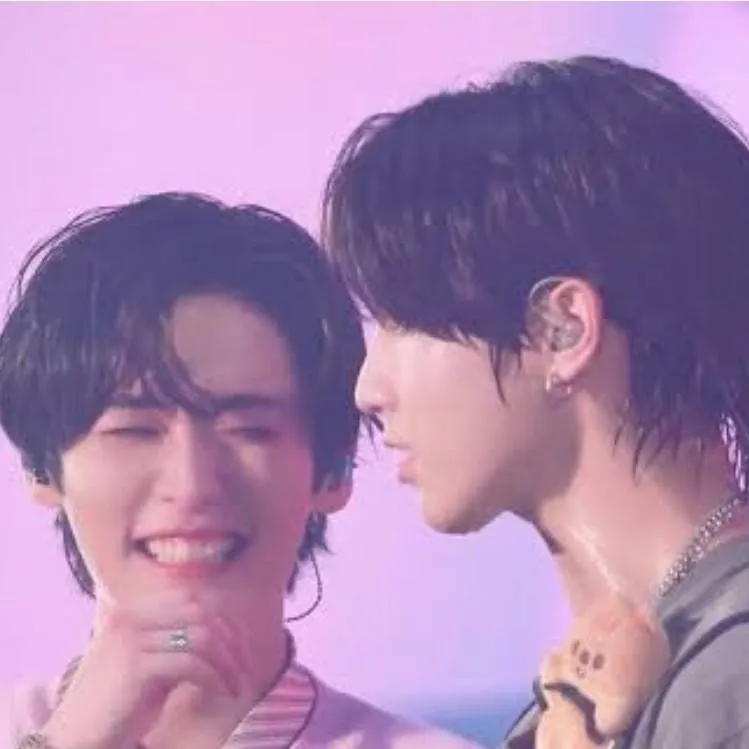 chat with ai character: Minsung