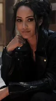 ai character: Riley Davis background