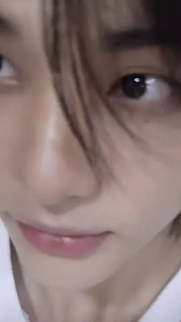 ai character: .•hyunjin•. background