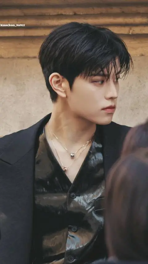 ai character: Kim Seungmin background