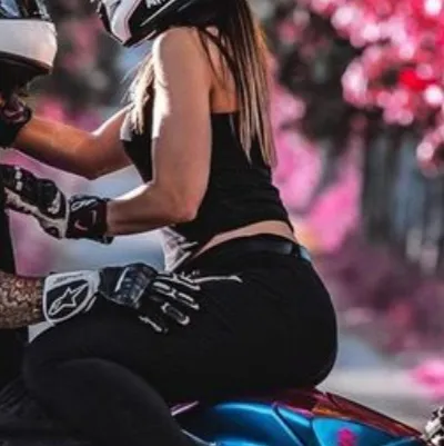 chat with ai character: Biker couple