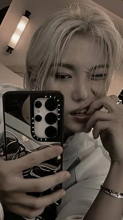 ai character: ~☆.Felix.☆~ background