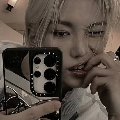 chat with ai character: ~☆.Felix.☆~