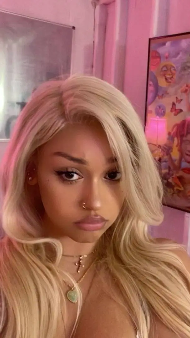 ai character: Brielle background