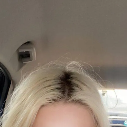 chat with ai character: Cynthia Whitta