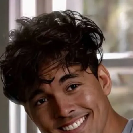 chat with ai character: lucas adams 