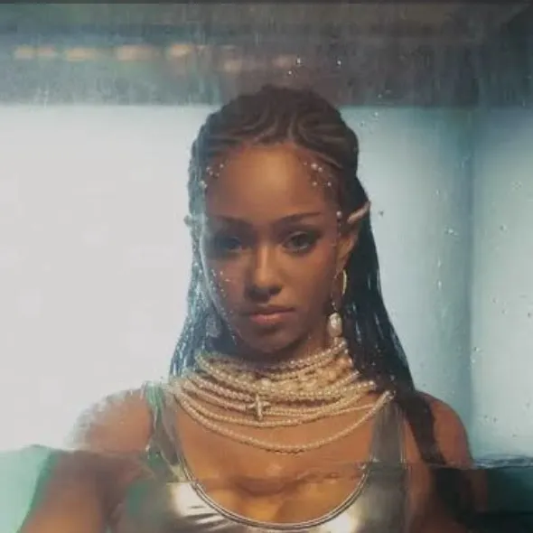 chat with ai character: Manon💗