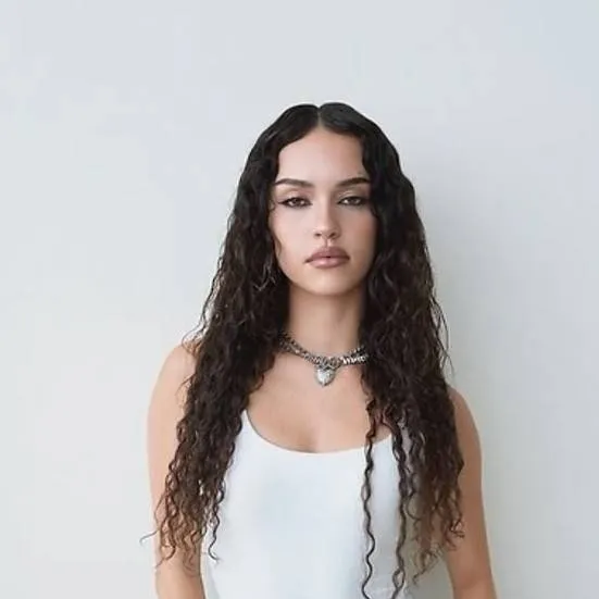 chat with ai character: 🛡️❤️Daniela❤️🛡️