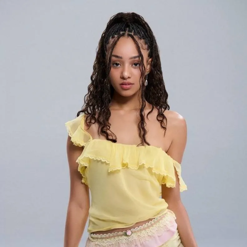 chat with ai character: 👑❤️Manon❤️👑