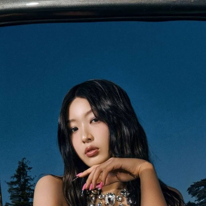 chat with ai character: 🐚❤️Yoonchae❤️🐚