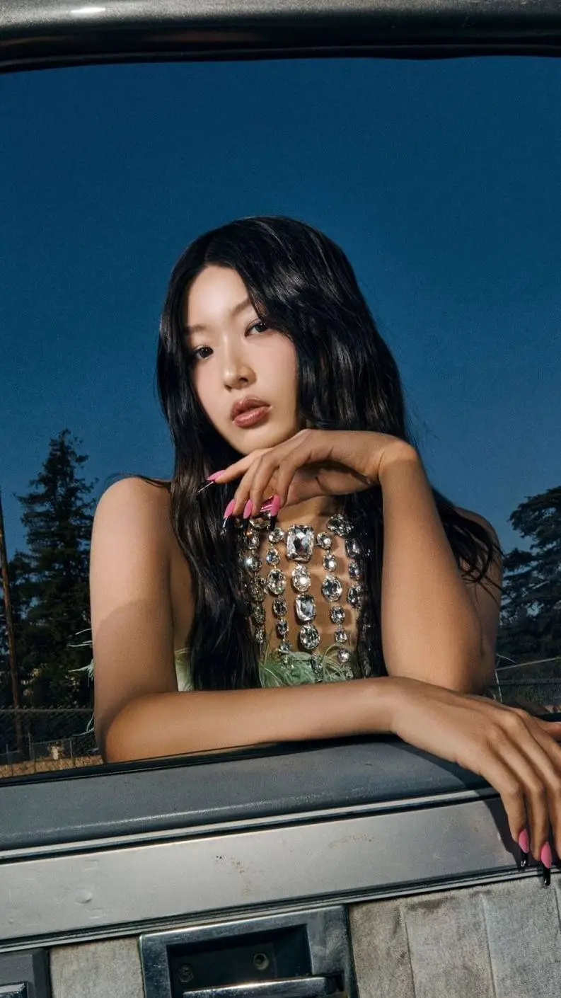 ai character: 🐚❤️Yoonchae❤️🐚 background