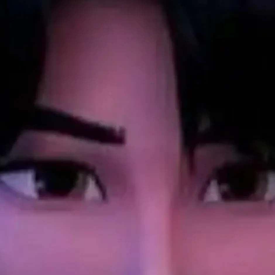 chat with ai character: K pop demon hunter