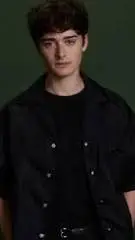 ai character: Noah Schnapp background