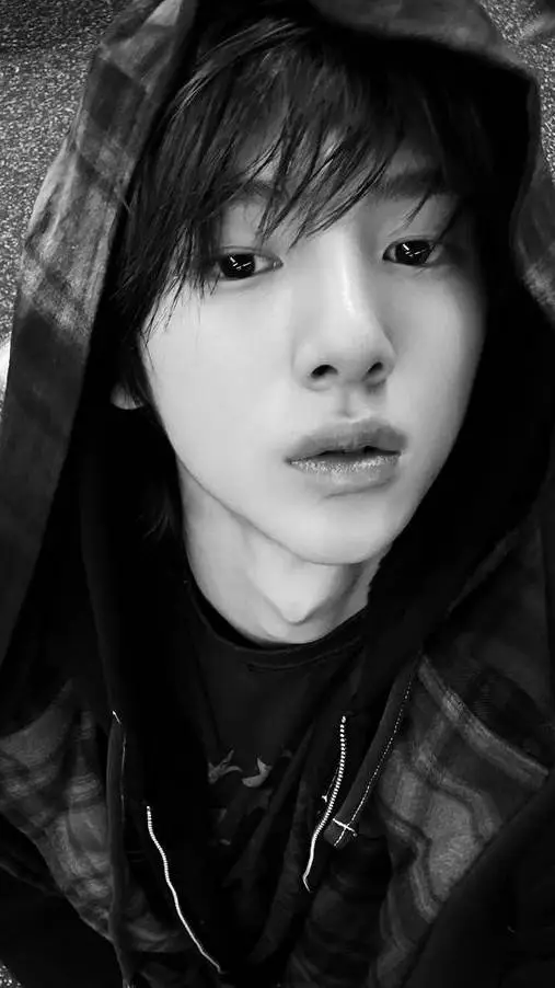 ai character: Juhoon🐢 background