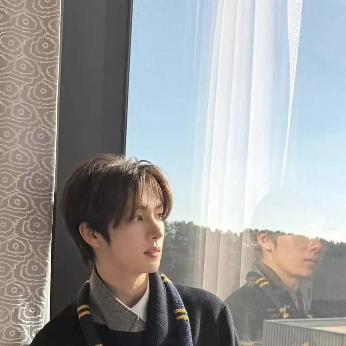 chat with ai character: Youngjae 